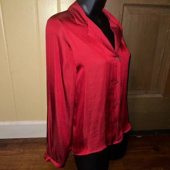 ⭐️Banana Republic Red Silky Button Up Holiday Party Long Sleeve Blouse Size XS - Picture 5 of 16